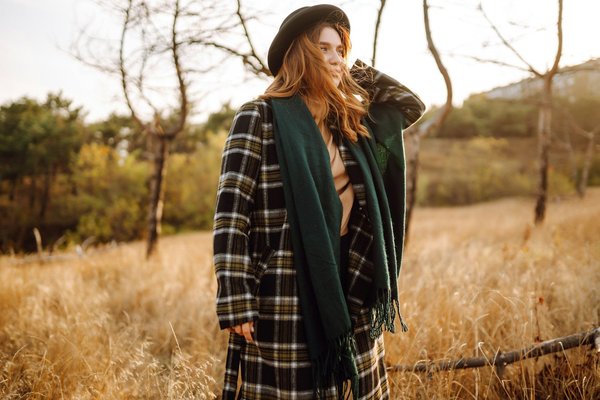 Découvrez comment intégrer des baskets en cuir blanc à vos looks professionnels !