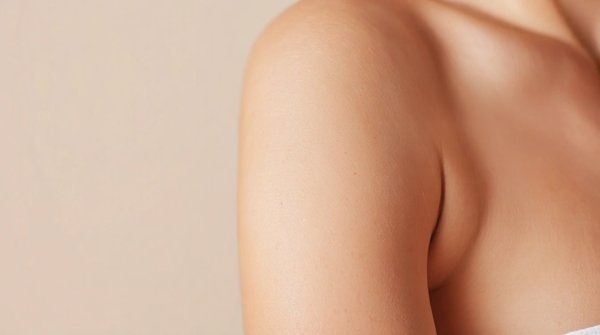 Les avantages de l'épilation laser des aisselles pour une peau lisse
